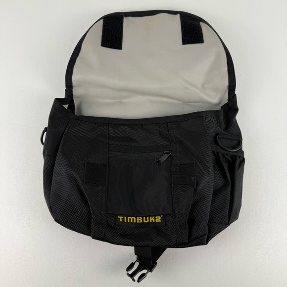 Timbuk2 Black Classic Messenger Bag - Picture 3 of 13